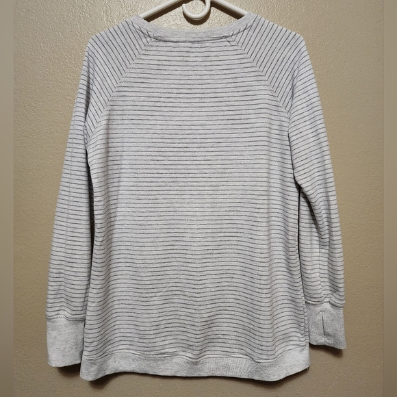 Long-sleeve Sweater Top - Picture 3 of 5